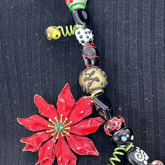 ⭐️Adorned Crown Artisan Assemblage jingle bell poinsettia Christmas necklace - Picture 5 of 11